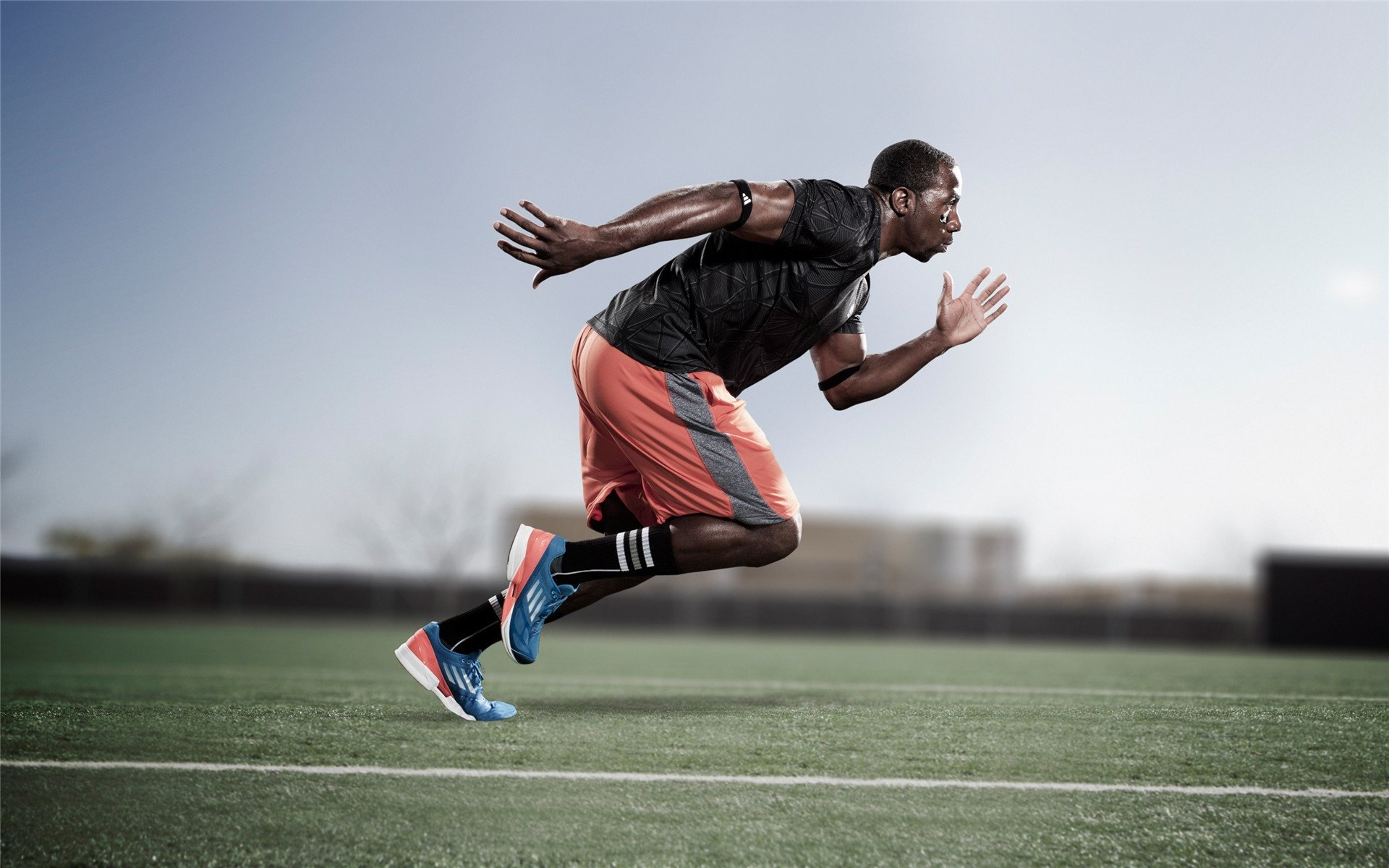 九游下载中心-贝尔哈德·福特：全黑队的战术大脑之一，精准把控比赛节奏，贝尔福特vs丹亨德森